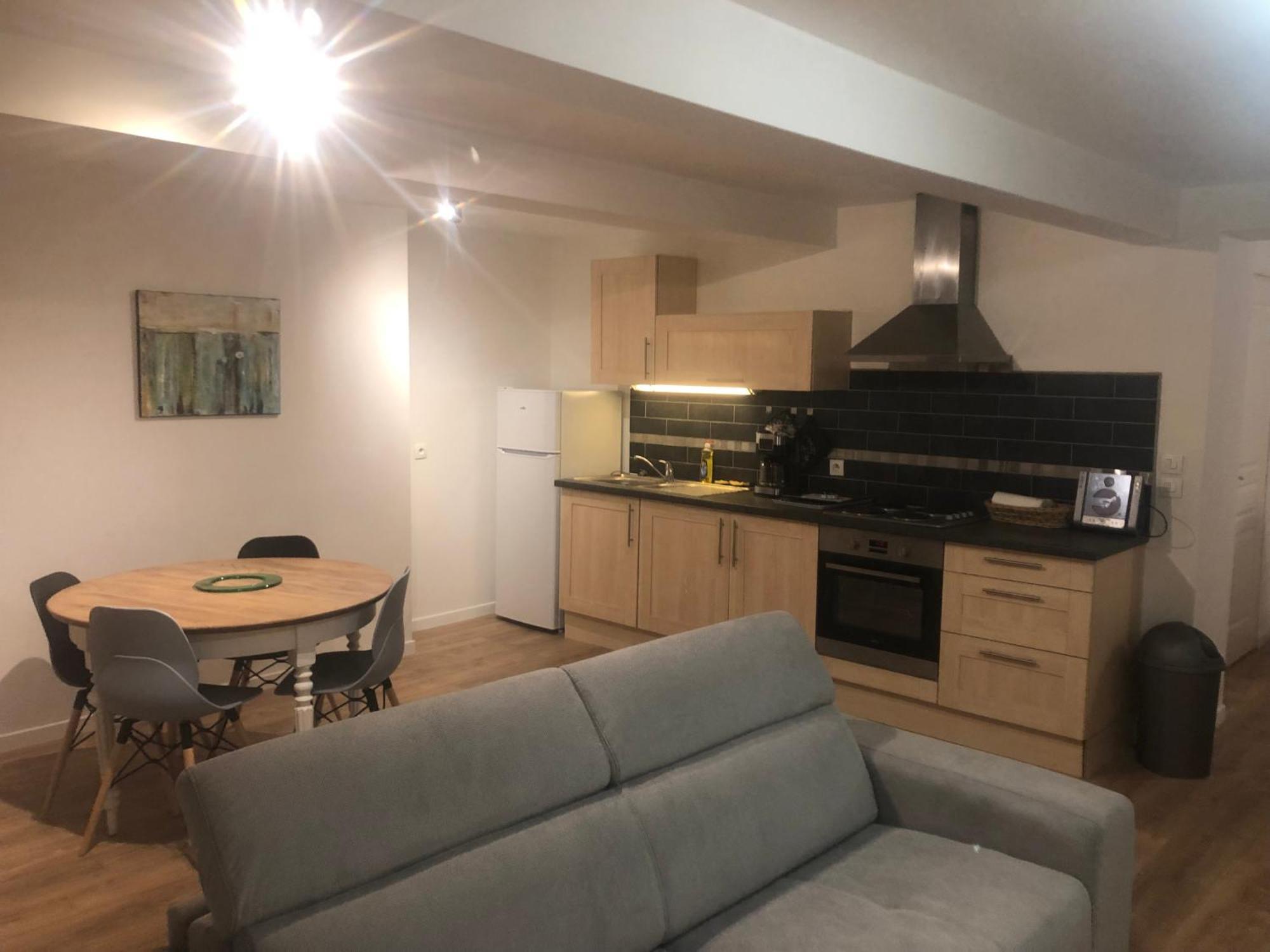 Wormhout Logement Avec Deux Appartements Sur Deux Etages מראה חיצוני תמונה